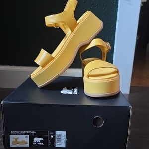 Sorel Dayspring Platform Sandal in Bright Yellow